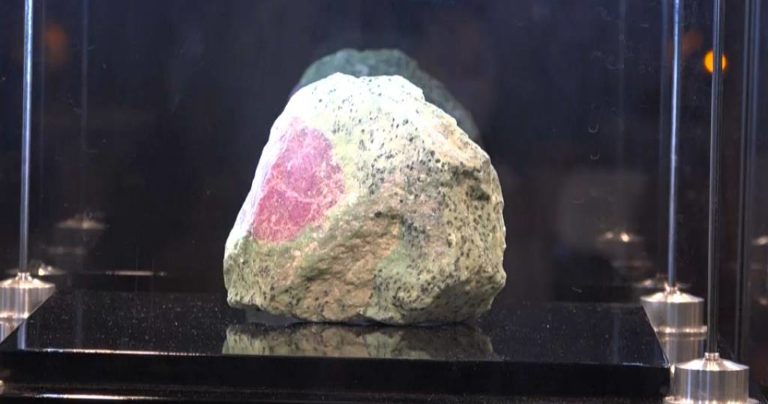 Record-breaking Tanzanian ruby exposed in Dubaï