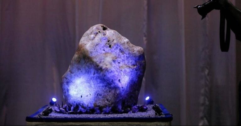 Sri Lanka Unveils World’s Biggest Blue Sapphire