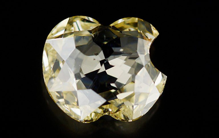 Fancy 1.13-carat diamond resembles Apple brand