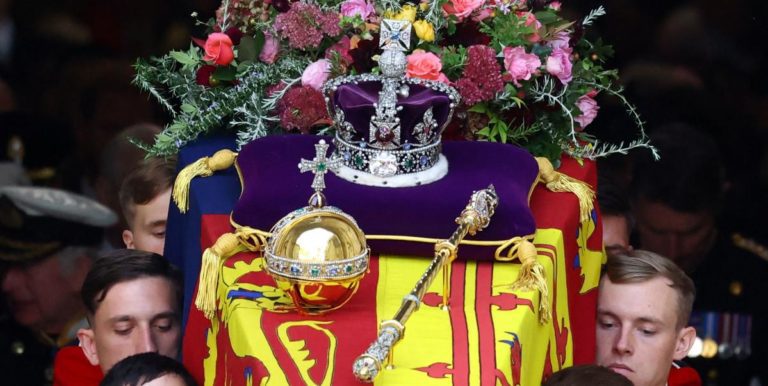 Here is What Occurs to the Queen’s Imperial State Crown, Orb and Sceptre