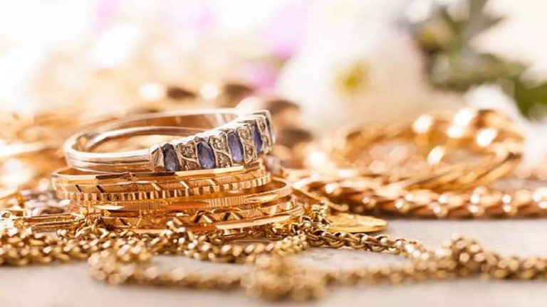 Are customers keen to open their purse strings this festive season on jewellery