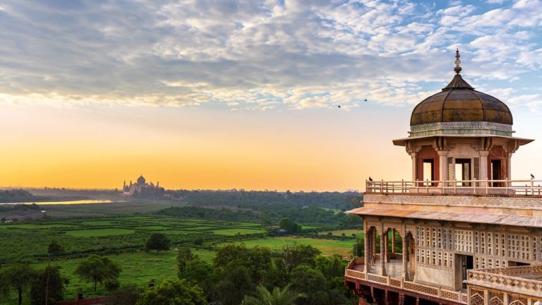 Exploring Agra past the Taj