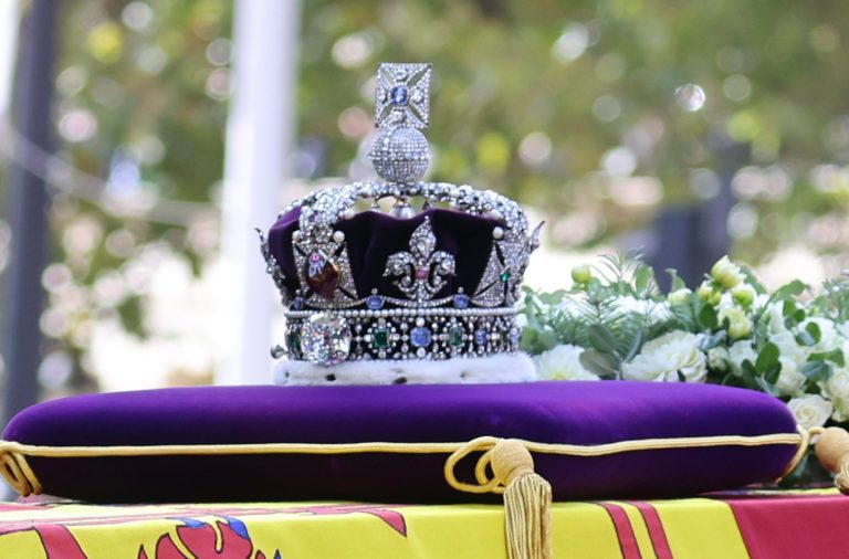 How a lot is the Queen’s crown price? Historical past of the Imperial State Crown defined and estimated artefact price