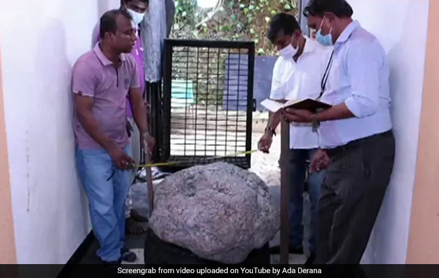 World’s Largest Star Sapphire Cluster Found In Sri Lanka