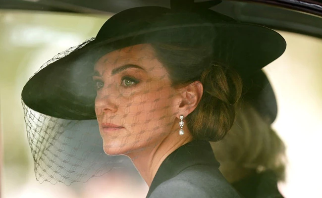 Catherine And Meghan Put on Pearls – Mourning Jewelry