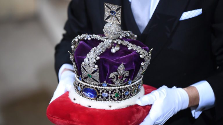 5 Objects Utilized in British Royal Ceremonies and Their Symbolism