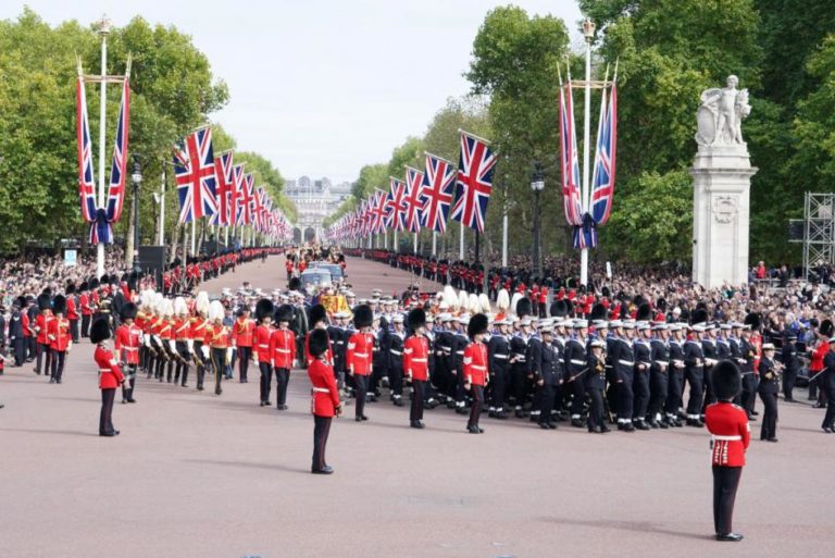 Chris Lloyd: A day in London match, in each respect, for our Queen