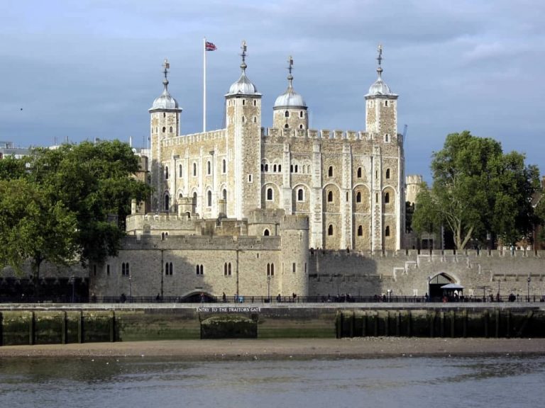 EXPLORE TOWER OF LONDON : 7 High Superb Points of interest, Suggestions & Guides for Visiting The Tower of London