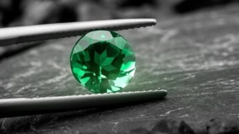 Know should you can put on Emerald (Panna)? Discover out whether it is auspicious or not | Astrology