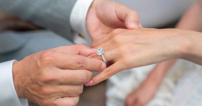 Store the 11 Finest Non-Diamond Engagement Rings