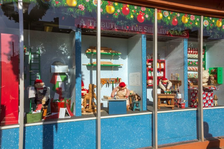 Shillito’s Elves To Be Displayed at Fountain Sq. This Vacation Season | Tradition | Cincinnati