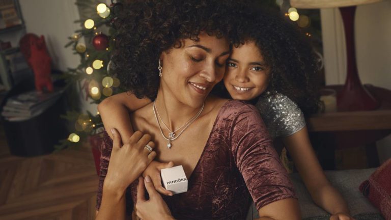 Let Your Love Shine This Christmas With Valuable Items From Pandora