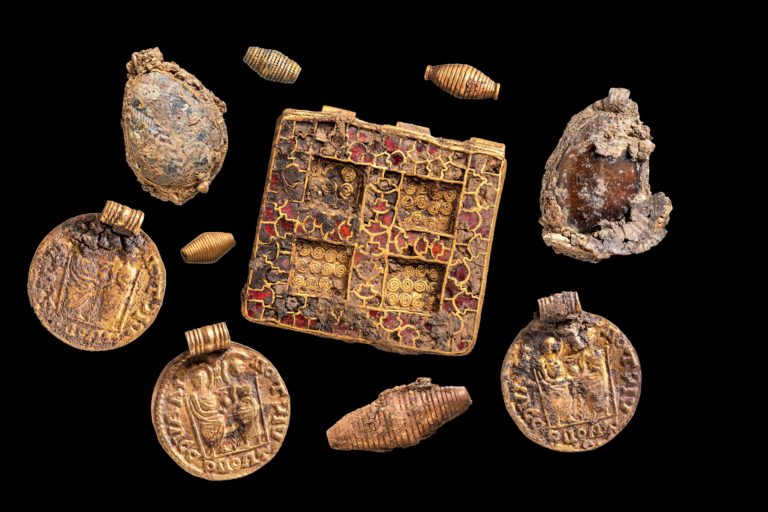 “As soon as-in-a-lifetime”: Seventh-century gold and gemstone necklace found in England