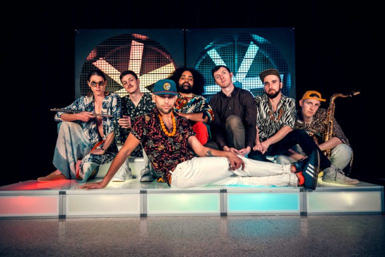 Joe Hertler & The Rainbow Seekers Are Trying For Pleasure In A ‘Painted World’ (INTERVIEW)