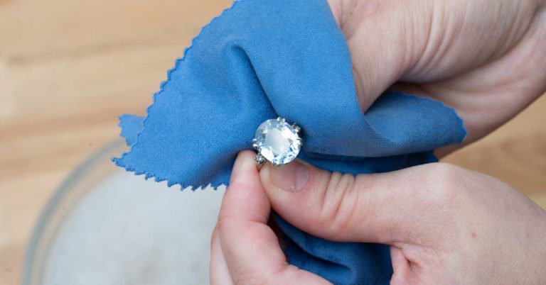 Easy methods to Clear and Take care of Your Jewellery